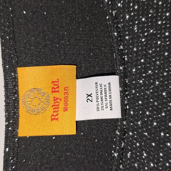 Ruby Red Black Tunic Silver Metallic Embellishments 3/4 Sleeve Womens Size 2x - Picture 2 of 15